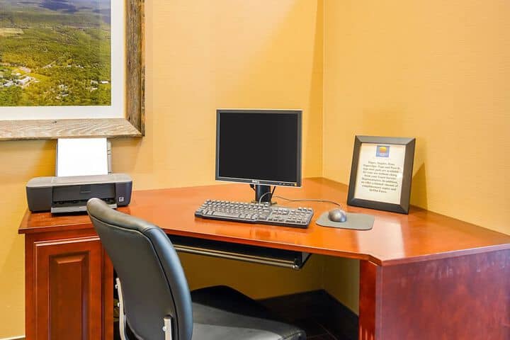 Business Center 39 of 41